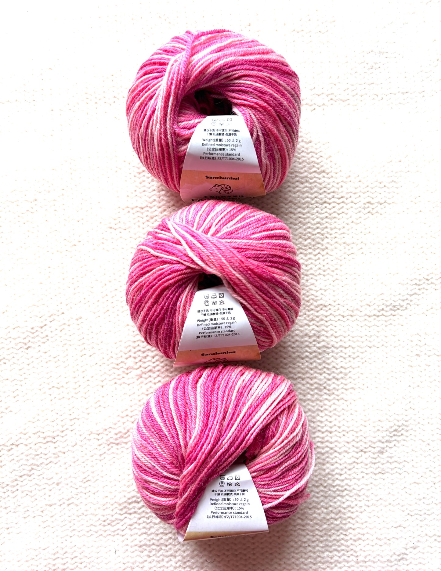3 balls x 50g Fancy Wool Blend  yarn : 95% Wool : Colour 18 Strawberry