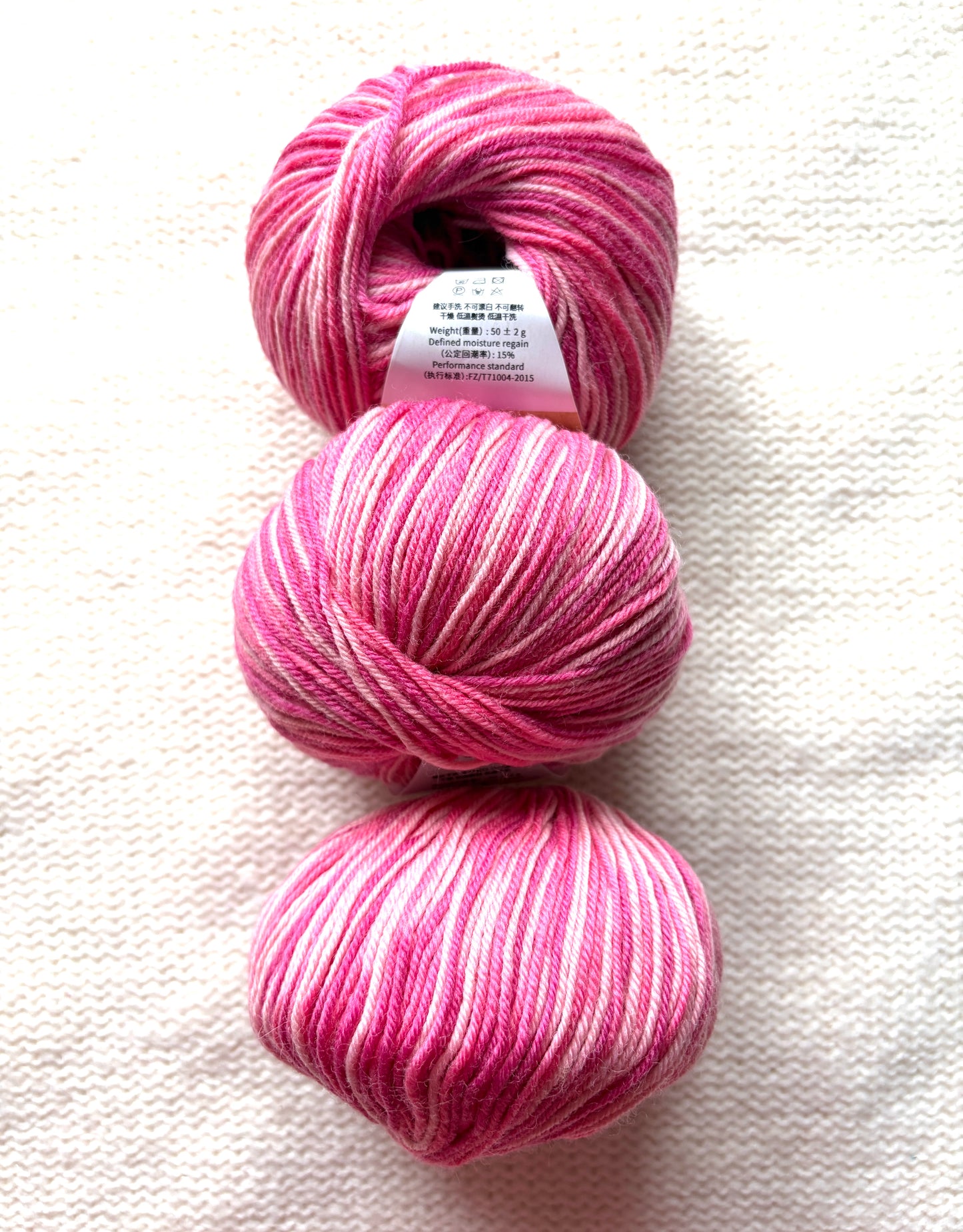 3 balls x 50g Fancy Wool Blend  yarn : 95% Wool : Colour 18 Strawberry