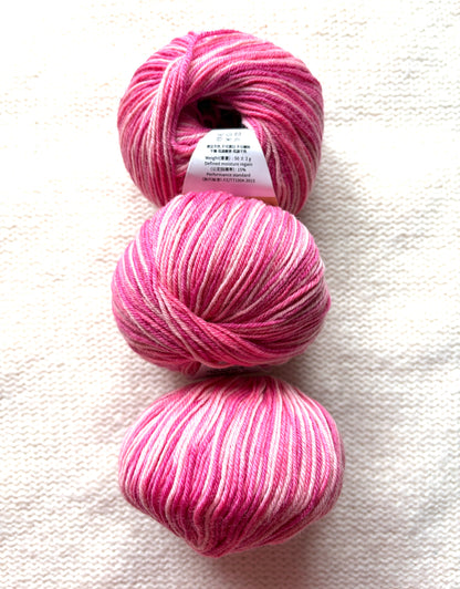 3 balls x 50g Fancy Wool Blend  yarn : 95% Wool : Colour 18 Strawberry