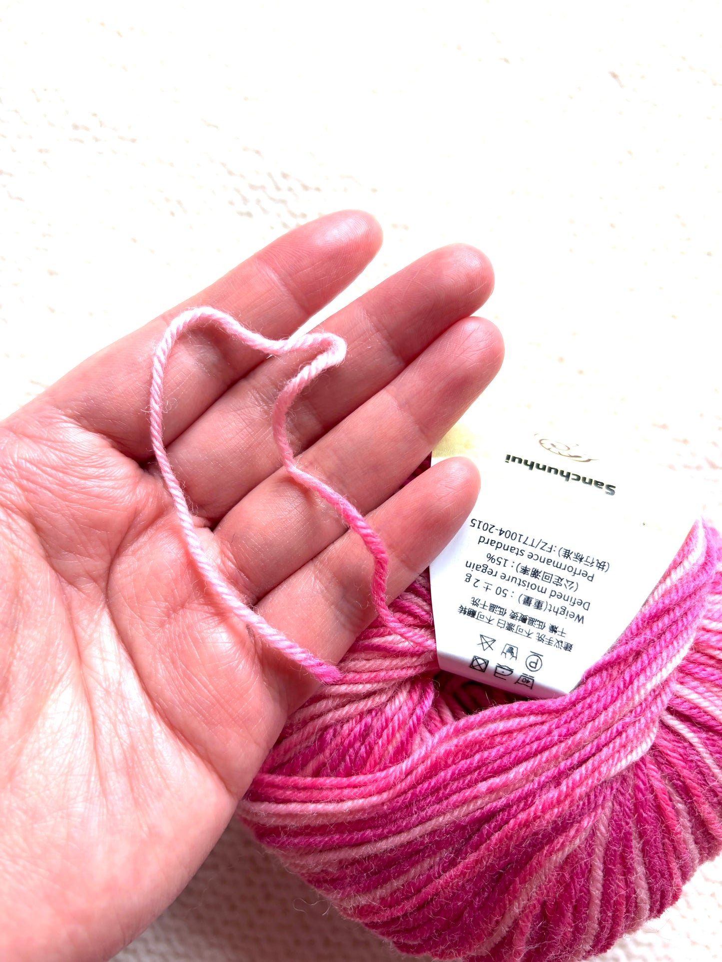 3 balls x 50g Fancy Wool Blend  yarn : 95% Wool : Colour 18 Strawberry