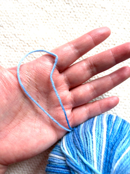 3 balls x 50g Fancy Wool Blend  yarn : 95% Wool : Colour 03 Blue Sky