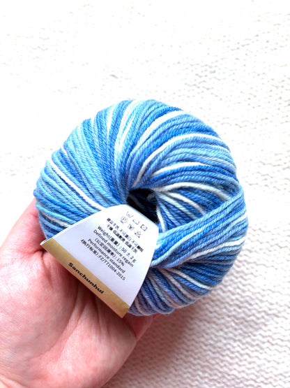 3 balls x 50g Fancy Wool Blend  yarn : 95% Wool : Colour 03 Blue Sky