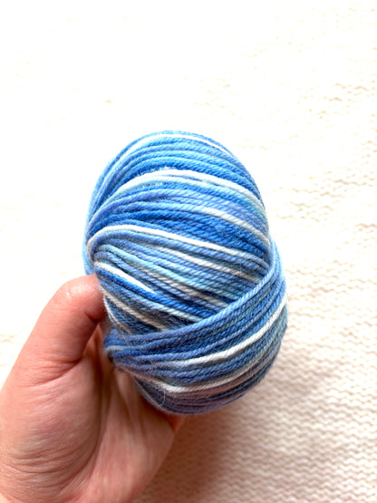 3 balls x 50g Fancy Wool Blend  yarn : 95% Wool : Colour 03 Blue Sky