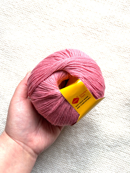 4 balls x 50g Cashmere yarn : 95% Cashmere + 5% Acrylic : 53 Watermelon