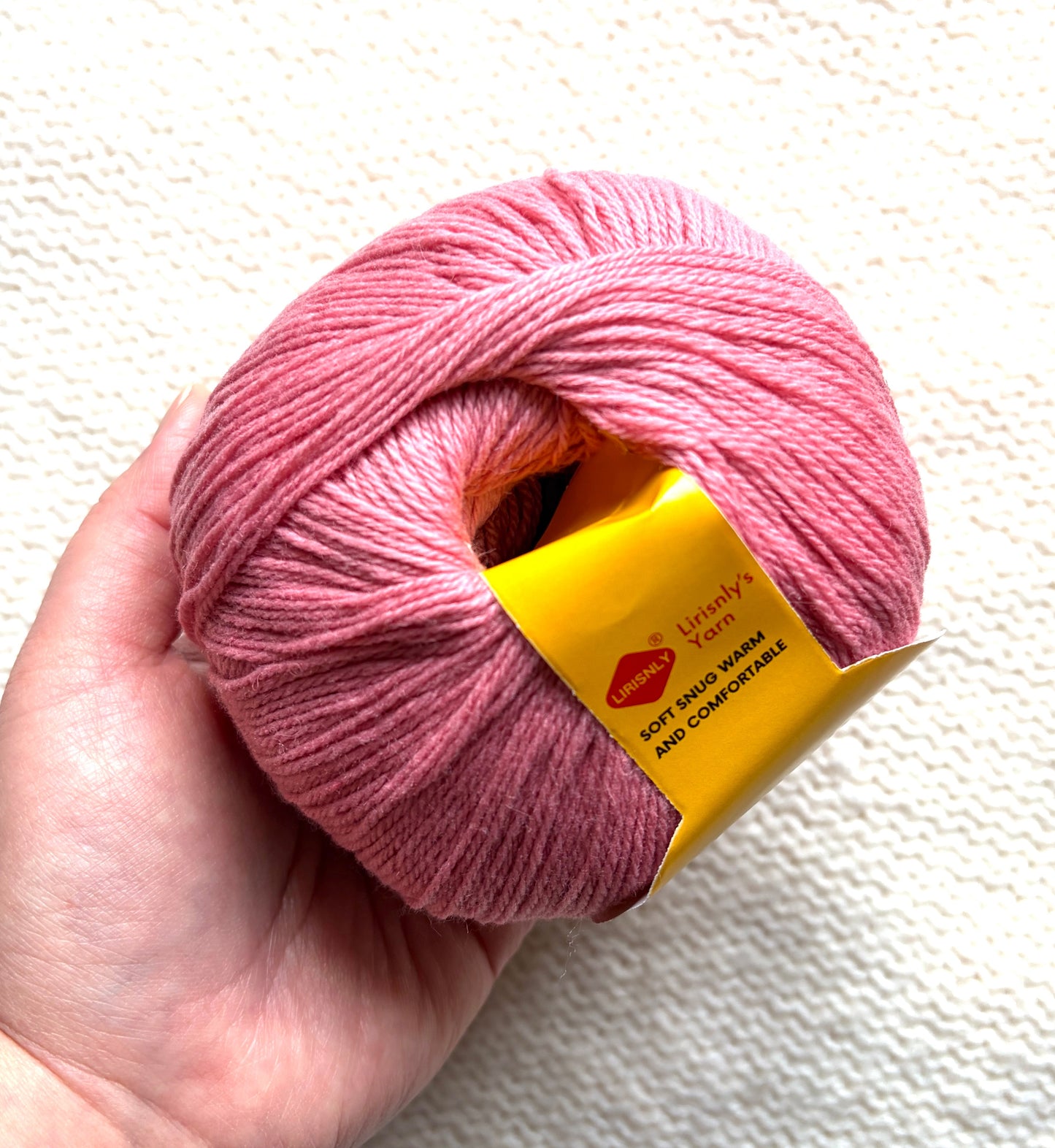 4 balls x 50g Cashmere yarn : 95% Cashmere + 5% Acrylic : 53 Watermelon