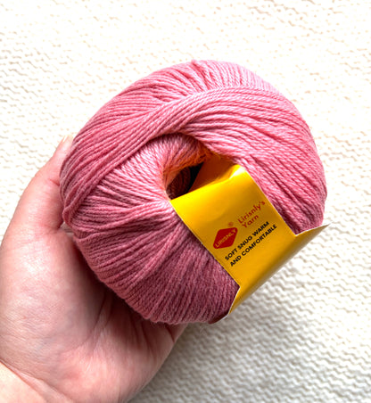 4 balls x 50g Cashmere yarn : 95% Cashmere + 5% Acrylic : 53 Watermelon