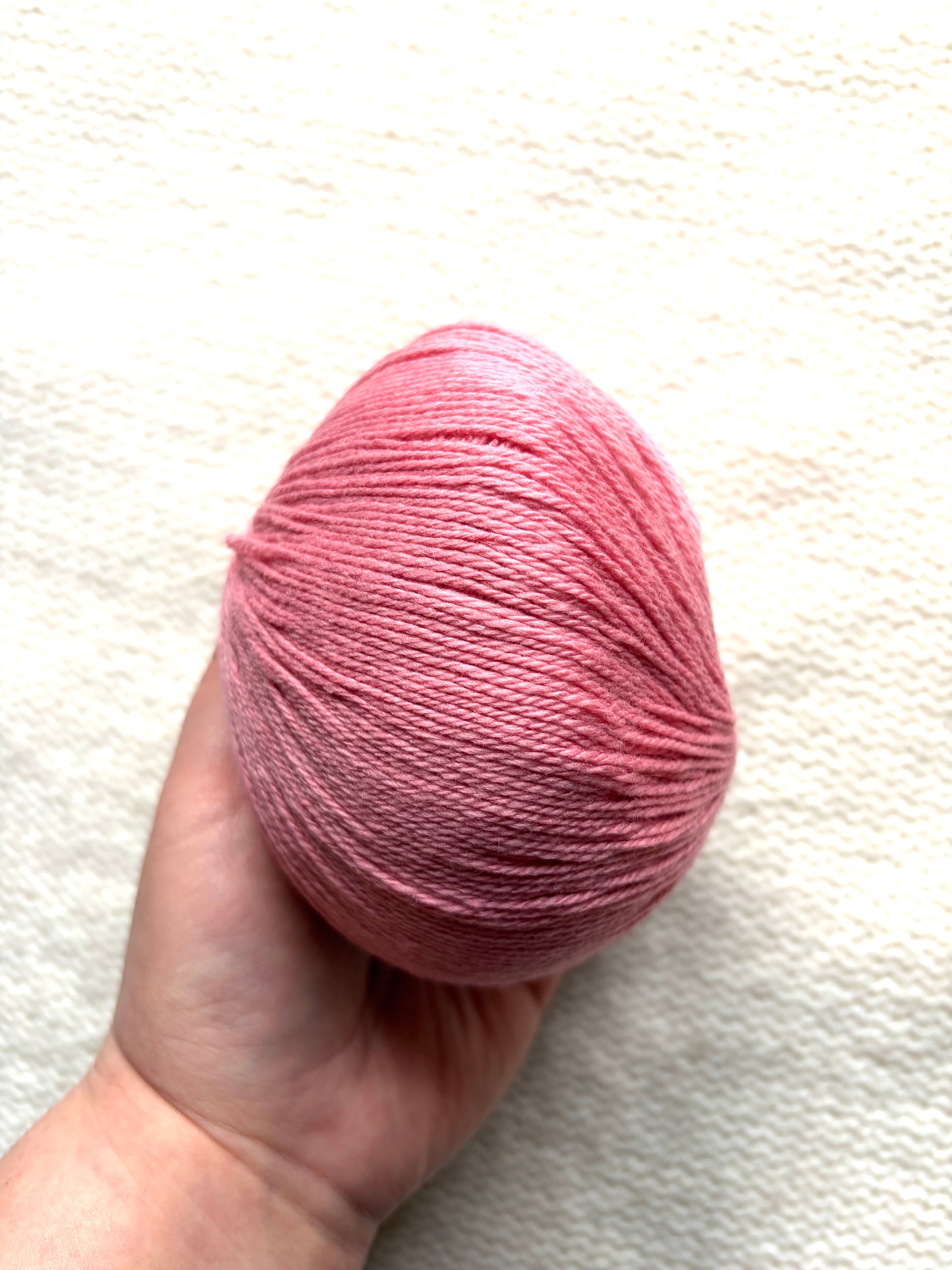 4 balls x 50g Cashmere yarn : 95% Cashmere + 5% Acrylic : 53 Watermelon