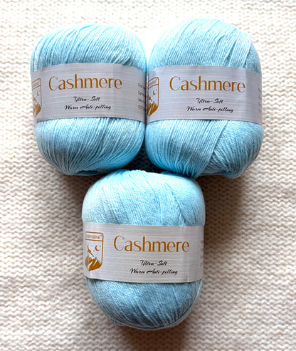 3 balls x 50g Cashmere Ultra Soft Yarn : 80% Cashmere : 03 Light Blue