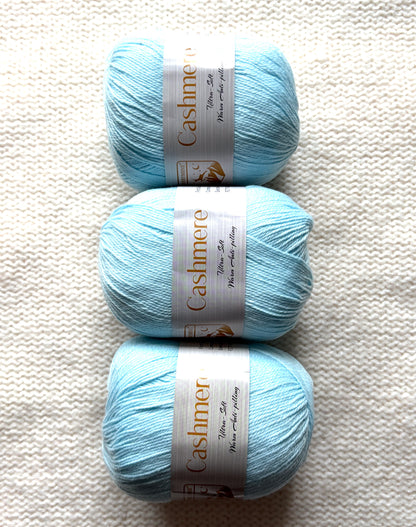 3 balls x 50g Cashmere Ultra Soft Yarn : 80% Cashmere : 03 Light Blue