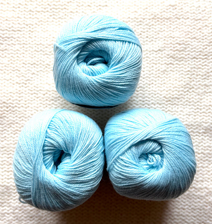 3 balls x 50g Cashmere Ultra Soft Yarn : 80% Cashmere : 03 Light Blue