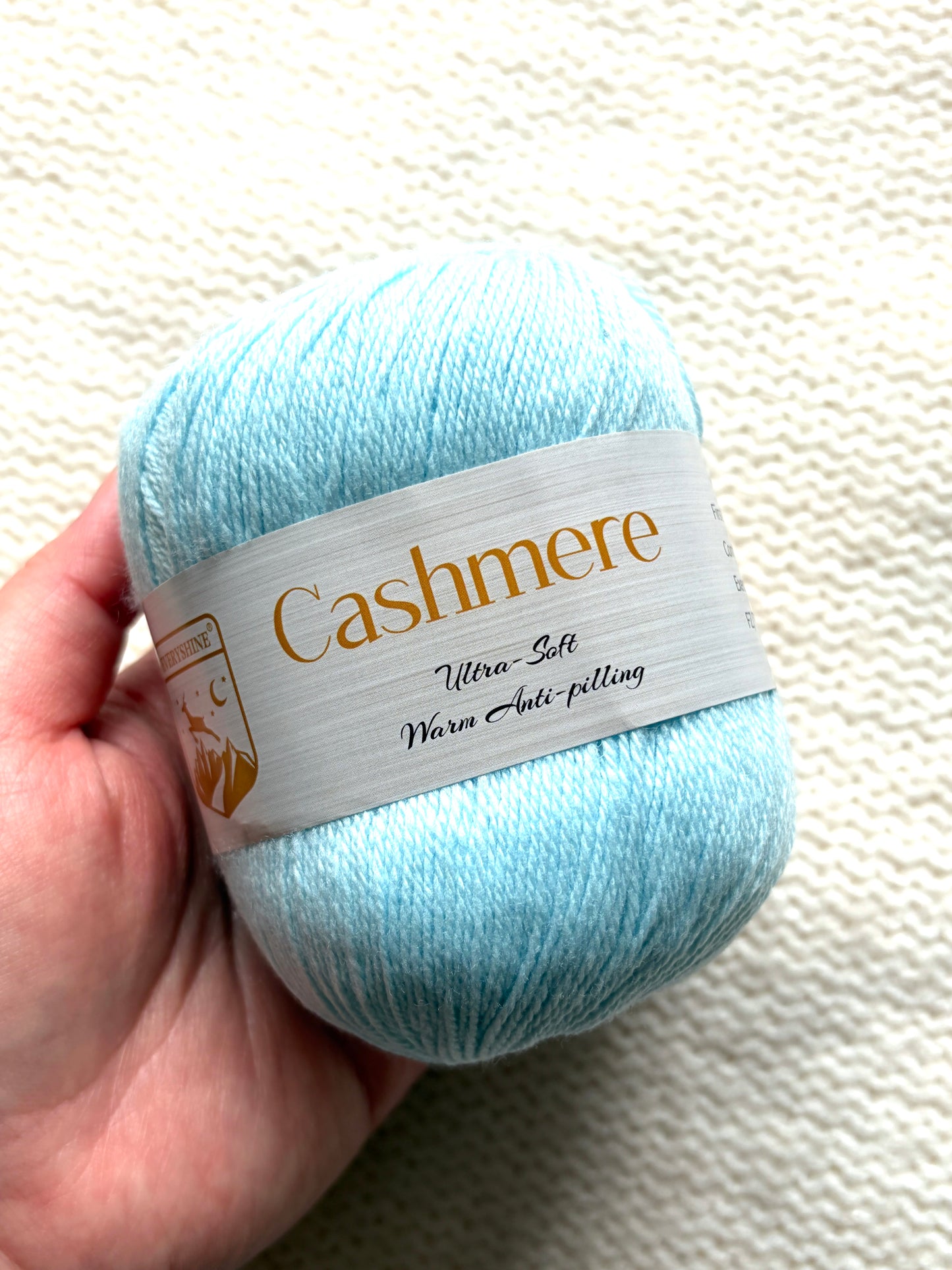 3 balls x 50g Cashmere Ultra Soft Yarn : 80% Cashmere : 03 Light Blue