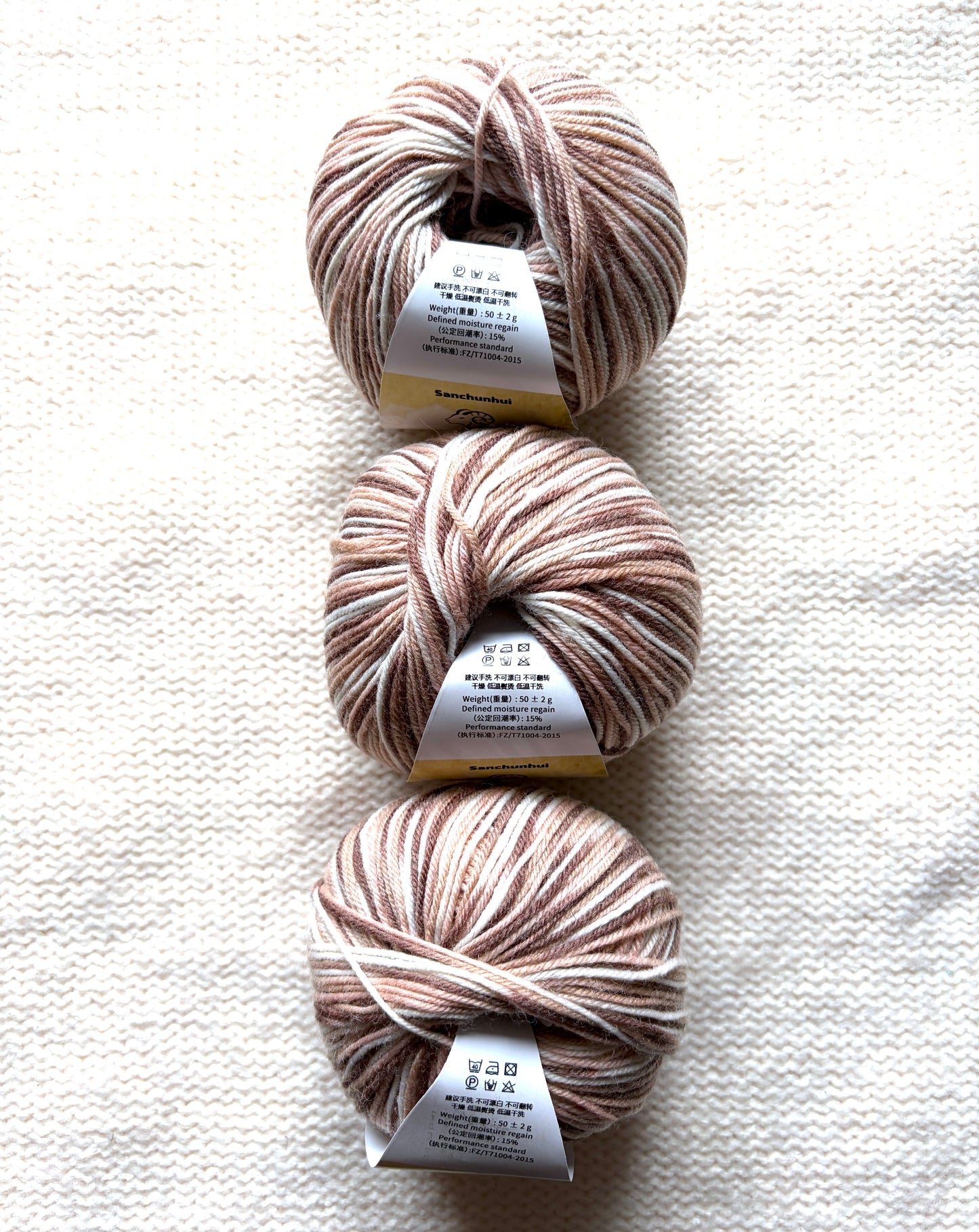 3 balls x 50g Fancy Wool Blend  yarn : 95% Wool : Colour 05 Chocolate