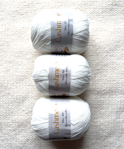 3 balls x 50g Cashmere Ultra Soft Yarn : 80% Cashmere : 01 White