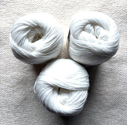 3 balls x 50g Cashmere Ultra Soft Yarn : 80% Cashmere : 01 White