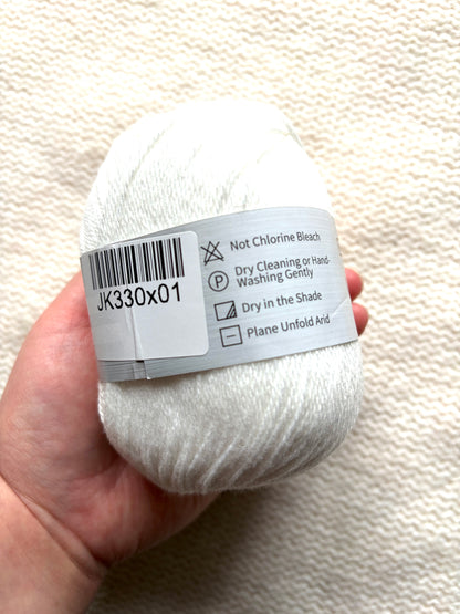 3 balls x 50g Cashmere Ultra Soft Yarn : 80% Cashmere : 01 White
