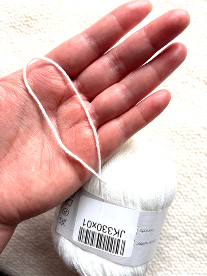 3 balls x 50g Cashmere Ultra Soft Yarn : 80% Cashmere : 01 White