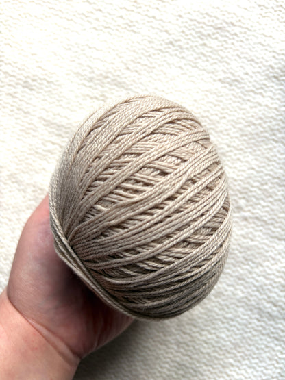 4 balls x 50g Cashmere yarn : 95% Cashmere + 5% Acrylic : 06 Beige