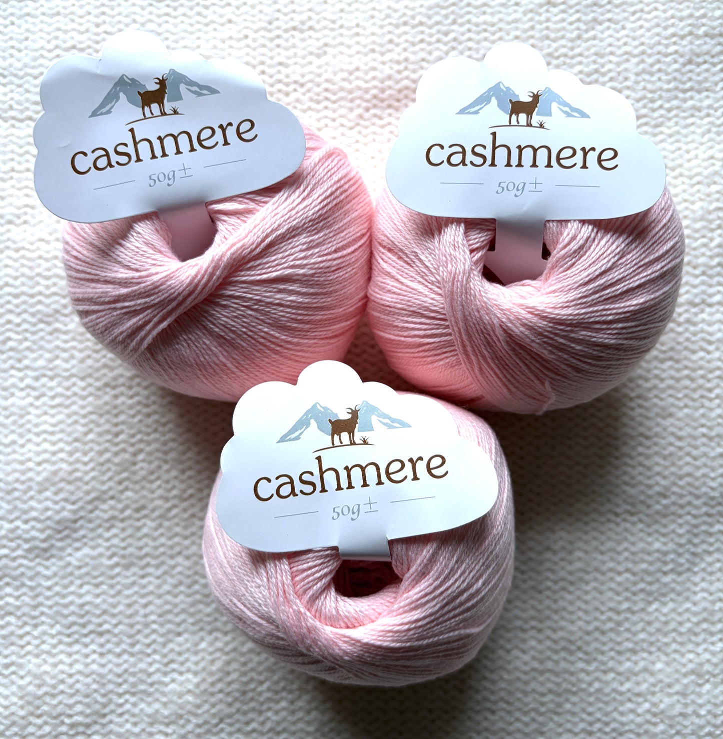 3 balls x 50g Cashmere yarn : 100% Cashmere : 13 Blush