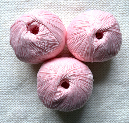 3 balls x 50g Cashmere yarn : 100% Cashmere : 13 Blush