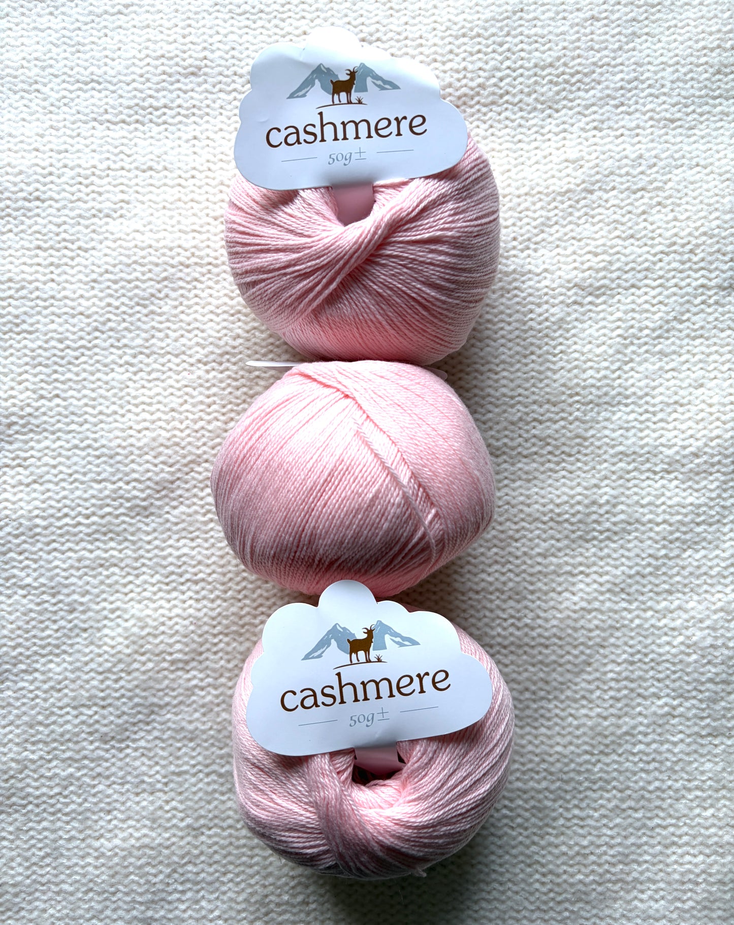 3 balls x 50g Cashmere yarn : 100% Cashmere : 13 Blush