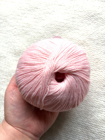 3 balls x 50g Cashmere yarn : 100% Cashmere : 13 Blush