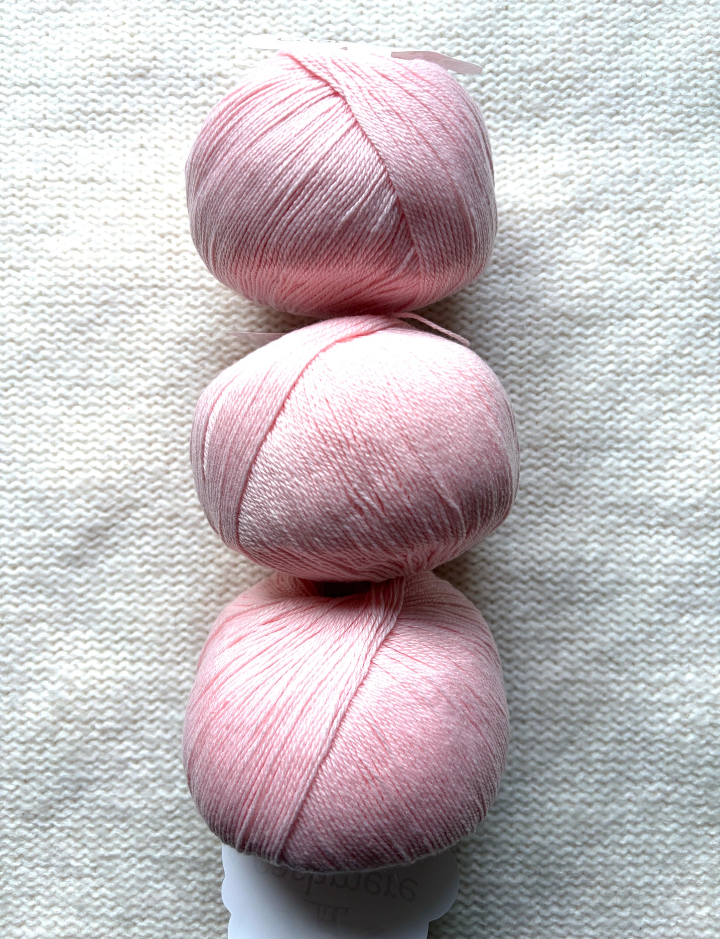 3 balls x 50g Cashmere yarn : 100% Cashmere : 13 Blush