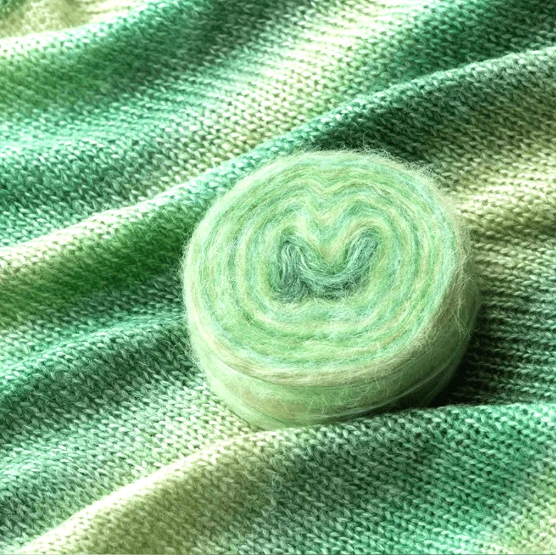 1 cake x 100g Ombre Mohair Blend Yarn : 02 Green