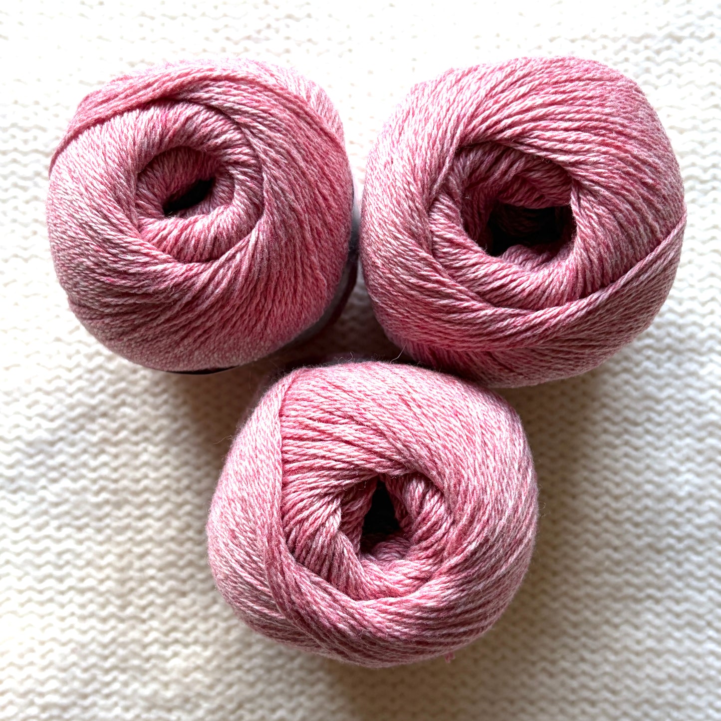 3 balls x 50g Cashmere Ultra Soft Yarn : 80% Cashmere : 22 Rose Pink