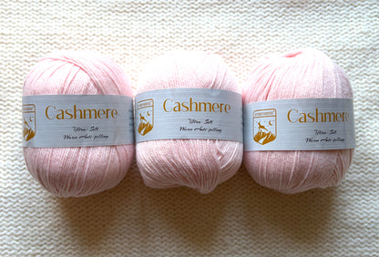 3 balls x 50g Cashmere Ultra Soft Yarn : 80% Cashmere : 07 Blush