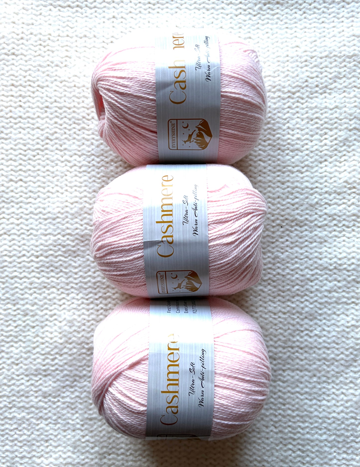3 balls x 50g Cashmere Ultra Soft Yarn : 80% Cashmere : 07 Blush
