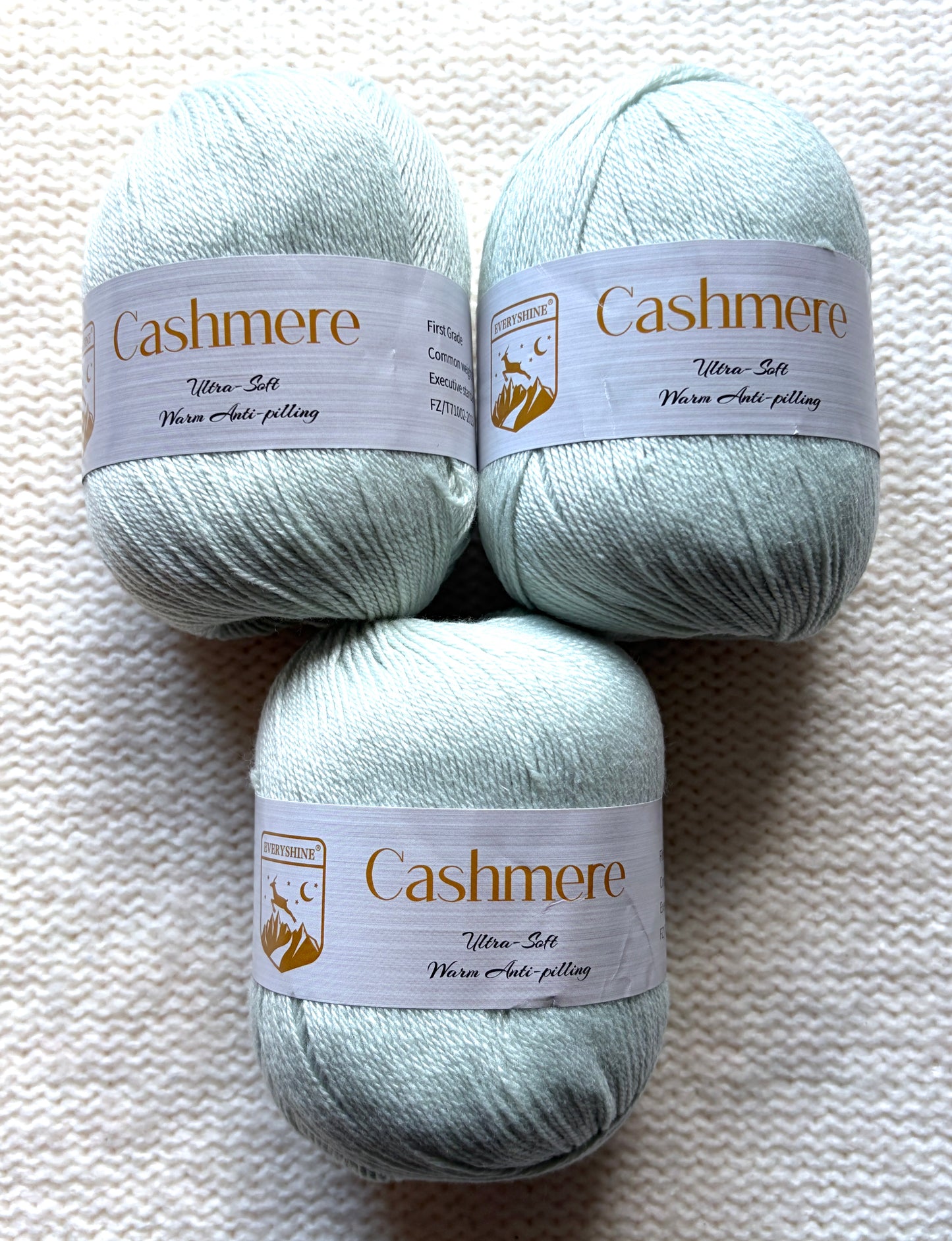 3 balls x 50g Cashmere Ultra Soft Yarn : 80% Cashmere : 17 Mint Green
