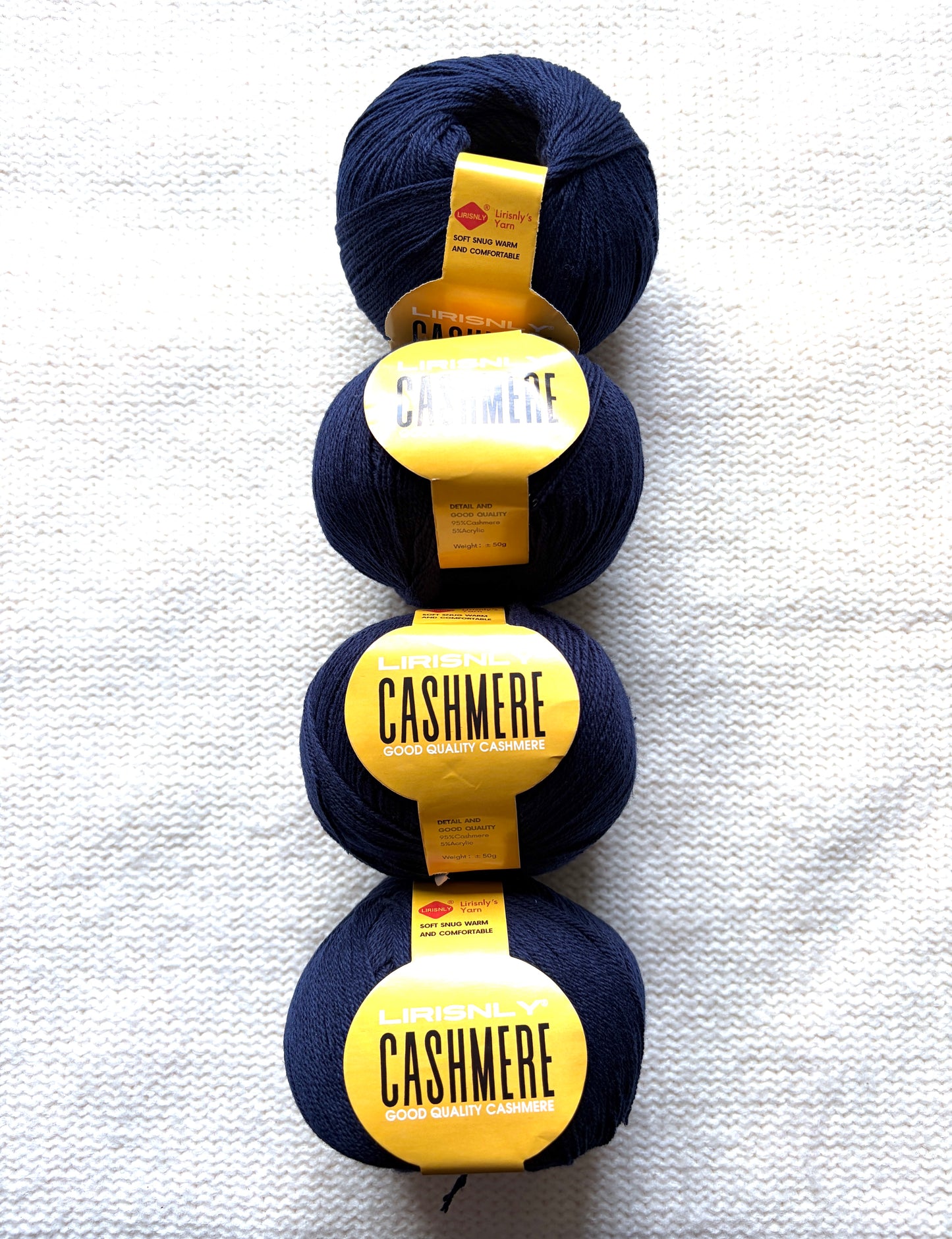 4 balls x 50g Cashmere yarn : 95% Cashmere + 5% Acrylic : 20 Navy