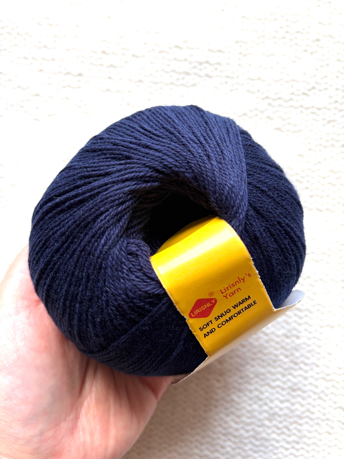 4 balls x 50g Cashmere yarn : 95% Cashmere + 5% Acrylic : 20 Navy
