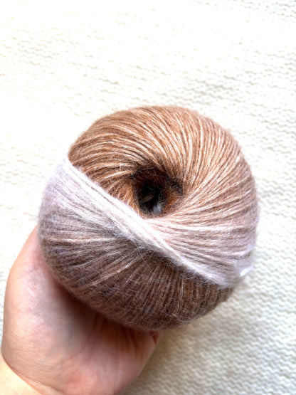 3 balls x 50g 90% Cashmere yarn : Cashmere + Bamboo fiber : 19 Gradient Khaki