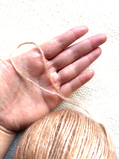 3 balls x 50g 90% Cashmere yarn : Cashmere + Bamboo fiber : 19 Gradient Khaki