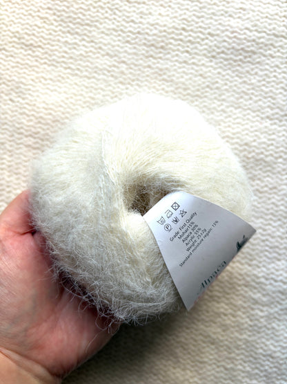 6 balls x 25g Alpaca Mohair yarn : Mohair + Alpaca + Acrylic : 07 Milk