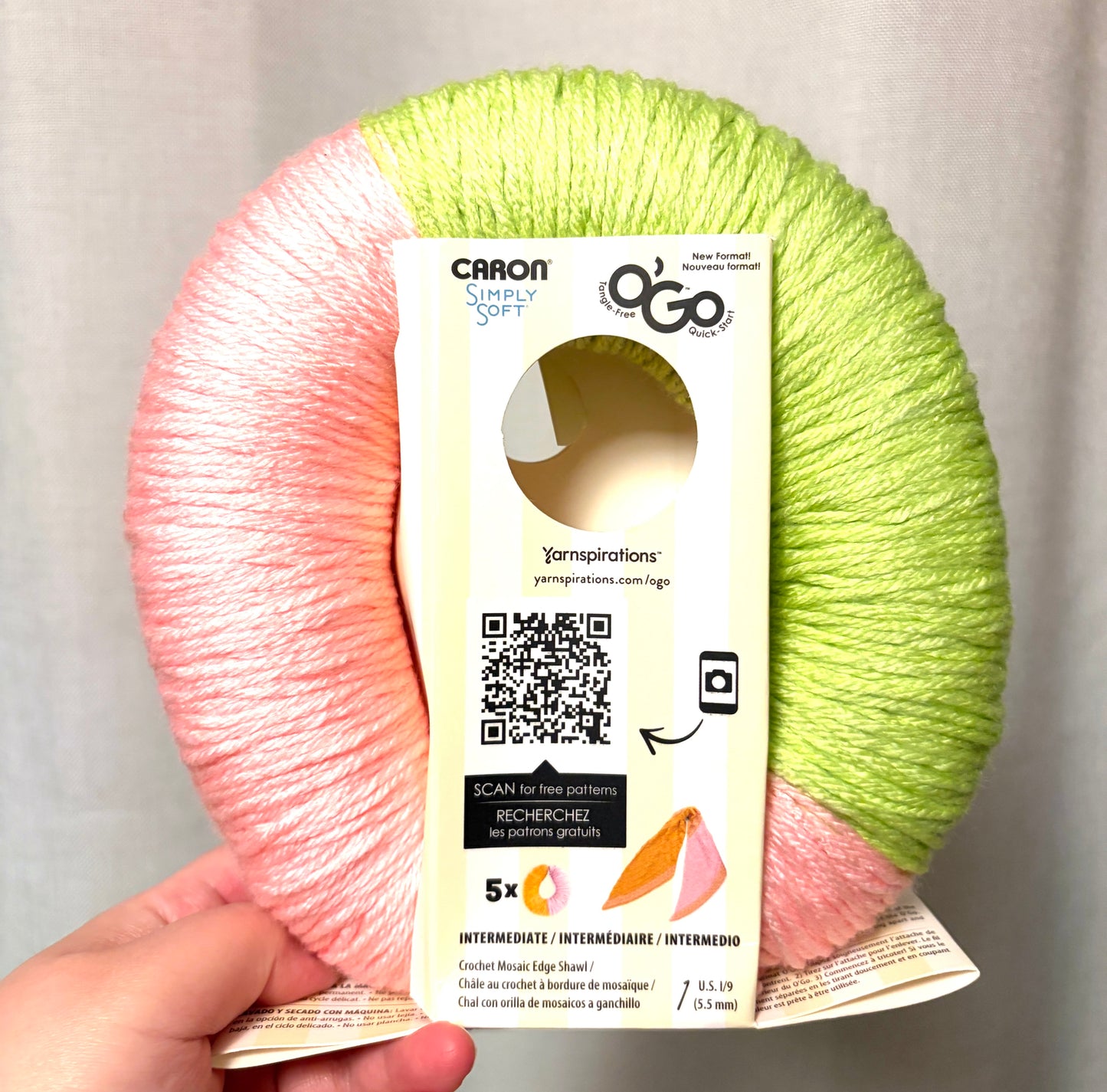 141g CARON Simply Soft O’GO : LIME FROST / SOFT PINK 100% Acrylic