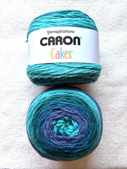 Caron Cakes Self Striping Aran Yarn 200g : Wool Blend : BLUEBERRY SHORTCAKE - 1 cake
