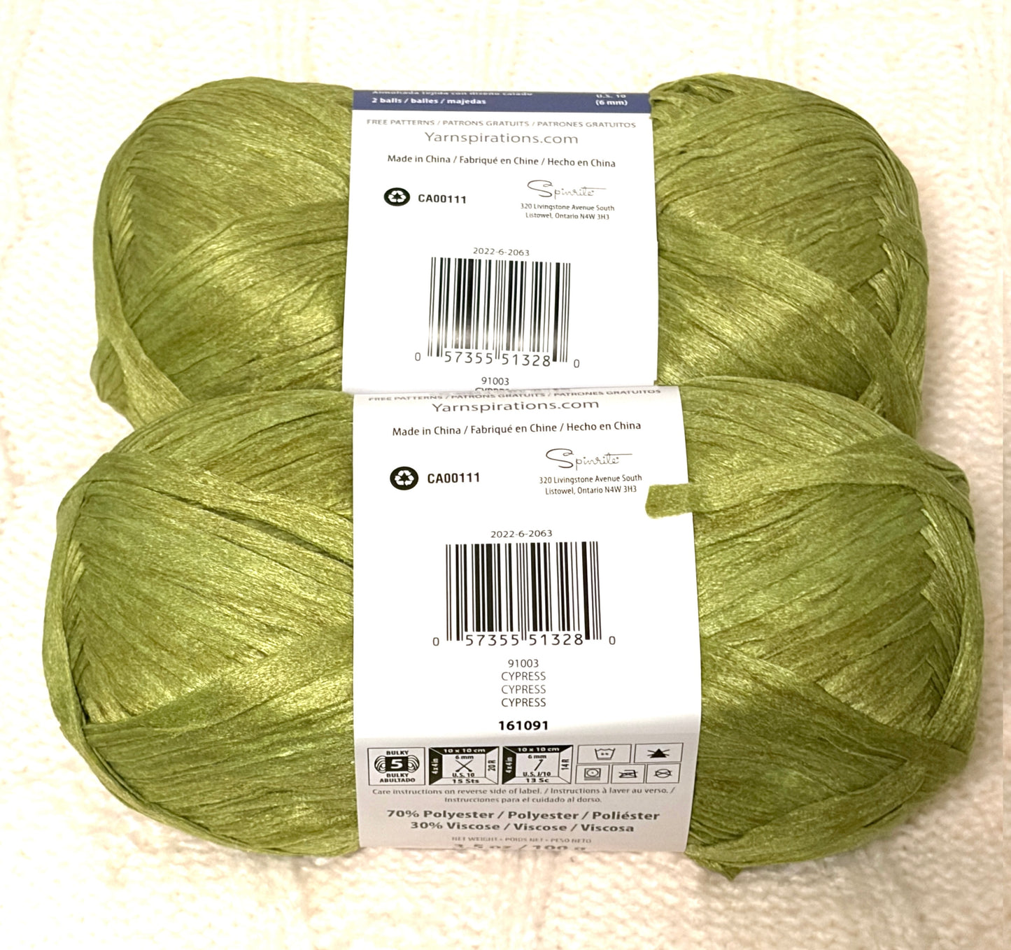 2 Balls x 100g Bernat Suede-ish Yarn : Colour Cypress : Bulky yarn