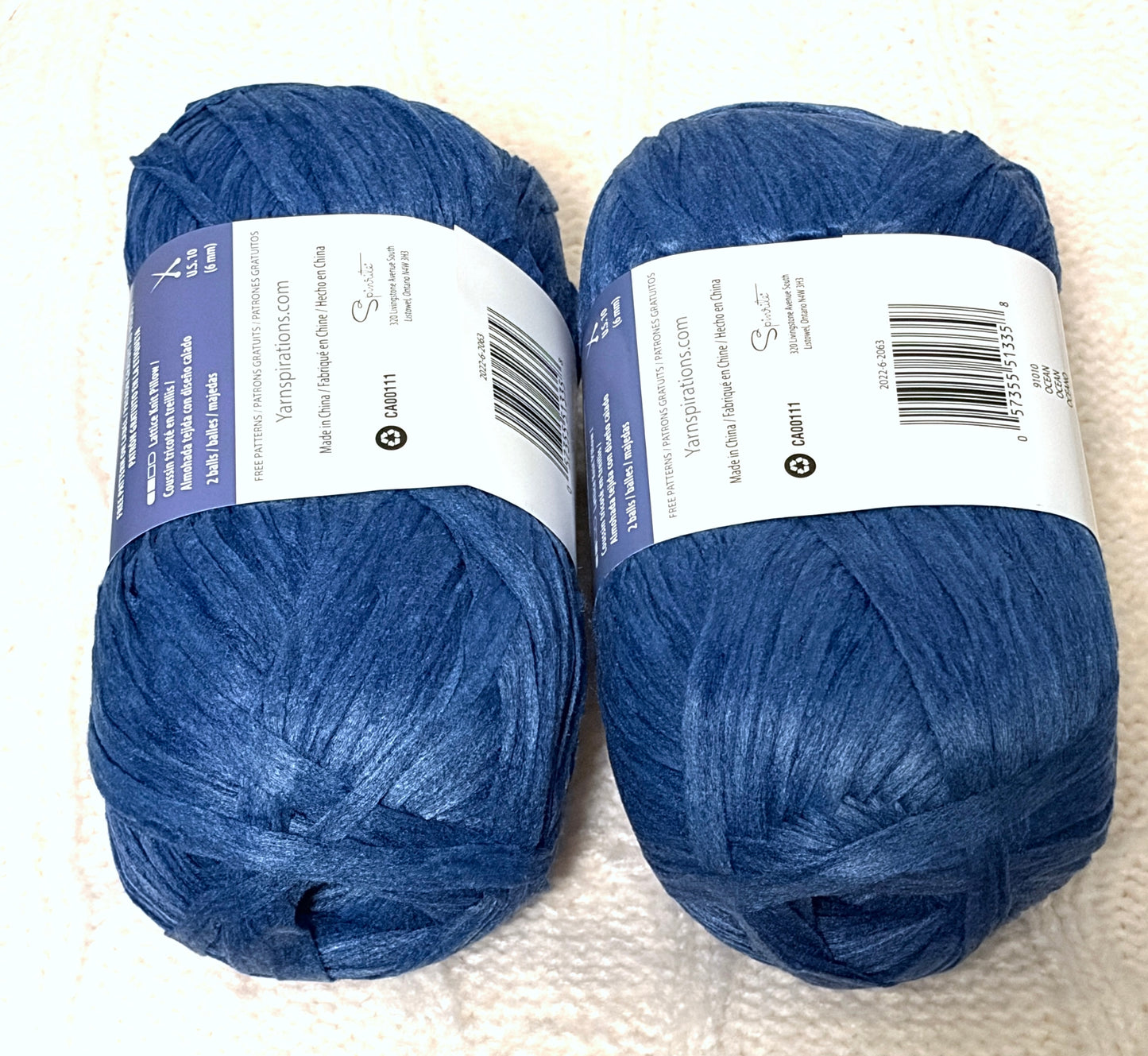 2 Balls x 100g Bernat Suede-ish Yarn : Colour Ocean : Bulky yarn