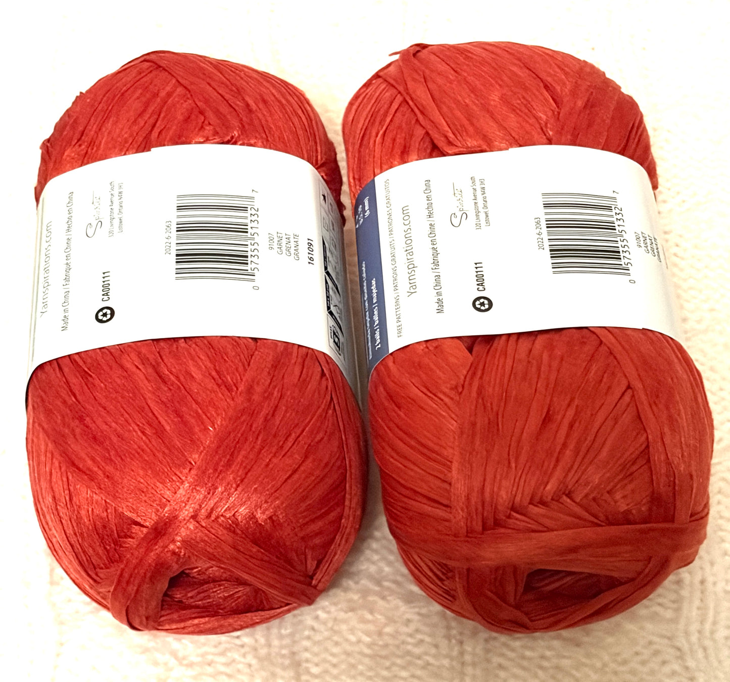 2 Balls x 100g Bernat Suede-ish Yarn : Colour Garnet : Bulky yarn