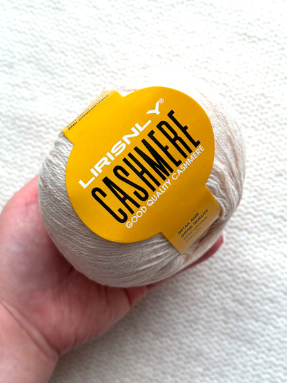 4 balls x 50g Cashmere yarn : 95% Cashmere + 5% Acrylic : 02 Parchment