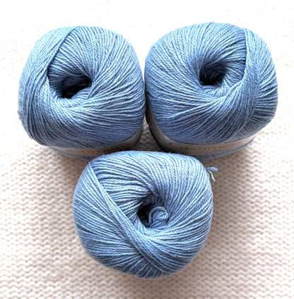 3 balls x 50g Cashmere Ultra Soft Yarn : 80% Cashmere : 11 Cornflower Blue