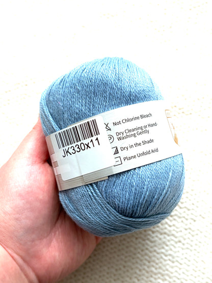 3 balls x 50g Cashmere Ultra Soft Yarn : 80% Cashmere : 11 Cornflower Blue