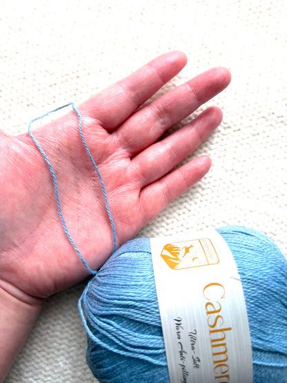 3 balls x 50g Cashmere Ultra Soft Yarn : 80% Cashmere : 11 Cornflower Blue