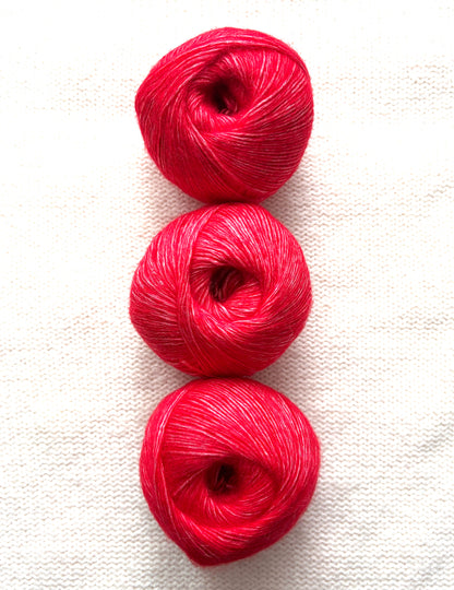 3 balls x 50g 90% Cashmere yarn : Cashmere + Bamboo fiber : 08 Bright Red