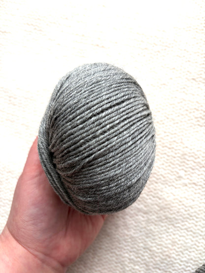 6 balls x 50g Merino Wool yarn : Merino Wool + Polyester : 36 Grey
