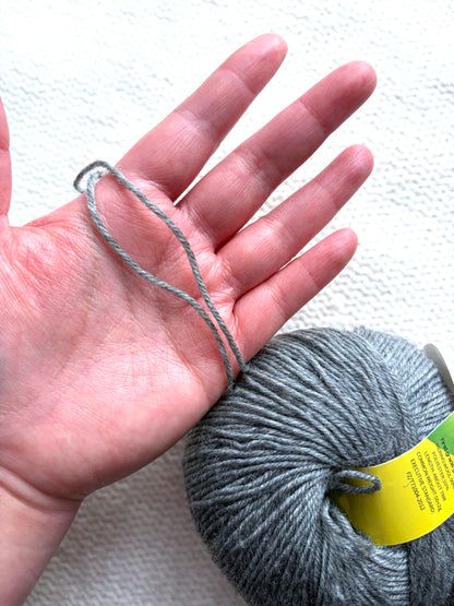 6 balls x 50g Merino Wool yarn : Merino Wool + Polyester : 36 Grey