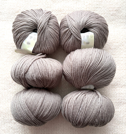 6 balls x 50g Merino Wool yarn : Merino Wool + Polyester : 03 Brown