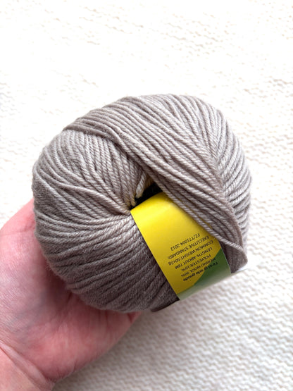 6 balls x 50g Merino Wool yarn : Merino Wool + Polyester : 03 Brown